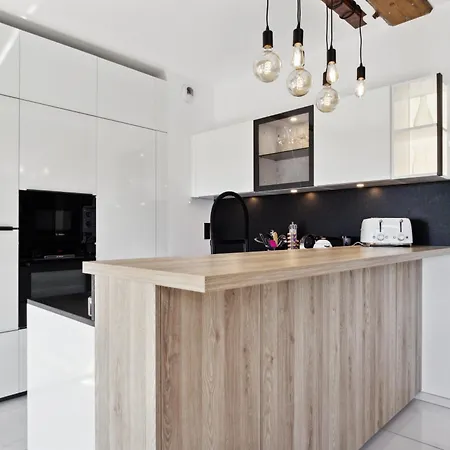 Duplex Les Pins 89m2 Et Terrasse 30m2 Apartament