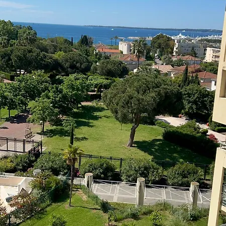 Duplex Les Pins 89m2 Et Terrasse 30m2 Apartament *