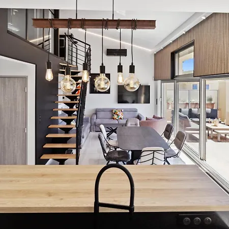 Duplex Les Pins 89m2 Et Terrasse 30m2 Appartement *