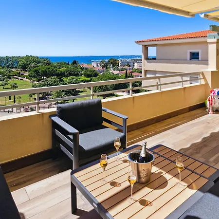 Duplex Les Pins 89m2 Et Terrasse 30m2 Apartamento Antibes